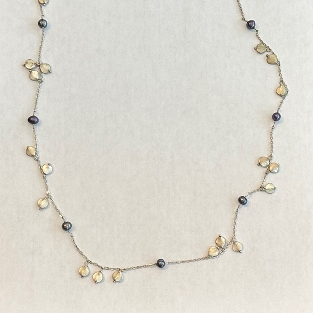 Silver and Black Pearl Necklace Costume Jewelry 29 1/2 inches long‎
